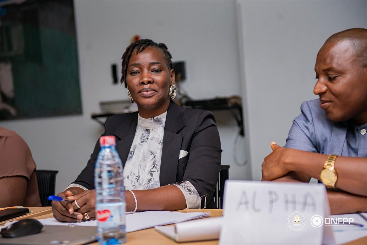 Participants en pleine session de travail